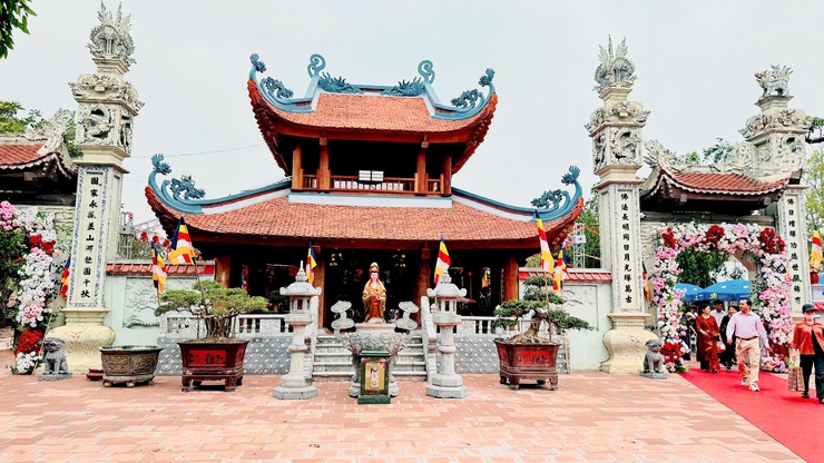 Chùa Vạn Phúc (Chung Linh Tự): Gìn giữ hồn cốt di sản, lan tỏa giá trị tâm linh cộng đồng- Ảnh 1.