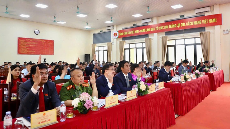 HĐND xã Hồng Vân tổ chức thành công kỳ họp thứ nhất nhằm kiện toàn tổ chức bộ máy chính quyền cho nhiệm kỳ mới- Ảnh 11.