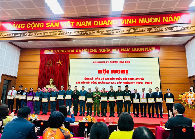 Long Biên: Khép lại ngày hội của toàn dân, lan tỏa niềm tin và sự đồng thuận- Ảnh 8.