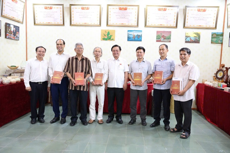 Đồng chí Phó Chủ tịch Quốc hội Lê Minh Hoan về thăm, làm việc tại xã Chuyên Mỹ- Ảnh 9.