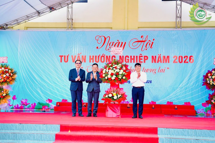 Ngày hội tư vấn hướng nghiệp năm 2026 tại Trường Trung cấp Ngoại thương- Ảnh 2.