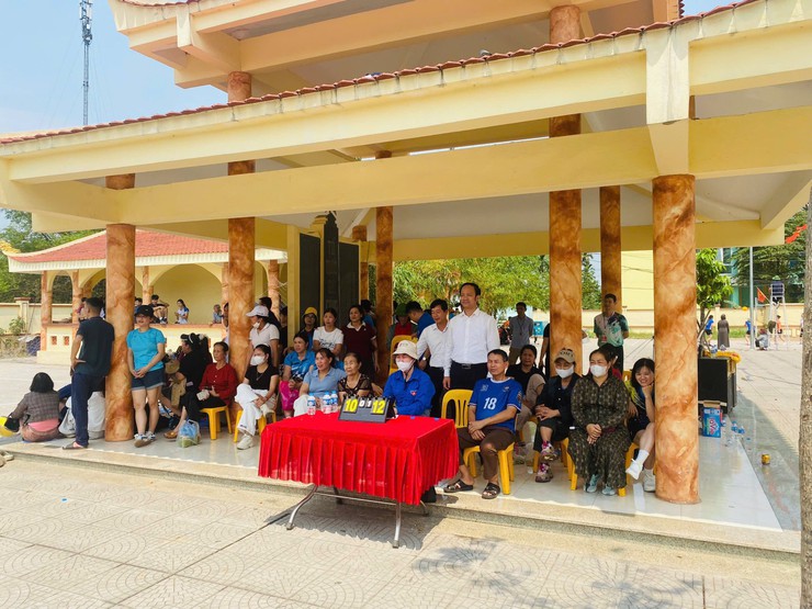 Sôi nổi giải bóng chuyền hơi nam, nữ Thanh niên chào mừng các sự kiện trọng đại tại xã Vật Lại- Ảnh 2.