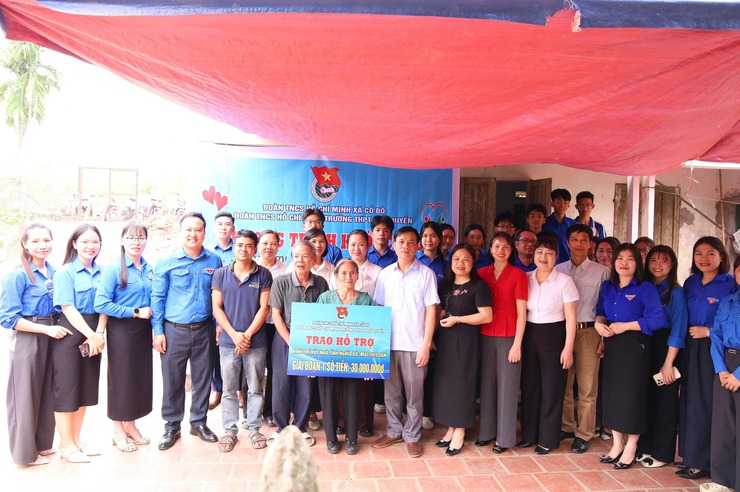 MTTQ VÀ ĐOÀN THANH NIÊN XÃ CỔ ĐÔ KHỞI CÔNG, BÀN GIAO NHÀ “TÌNH NGHĨA”, “ĐẠI ĐOÀN KẾT” CHO HỘ GIA ĐÌNH KHÓ KHĂN- Ảnh 1.