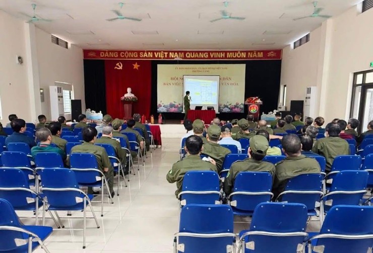 TẬP HUẤN NGHIỆP VỤ PCCC VÀ CNCH CHO LỰC LƯỢNG THAM GIA BẢO VỆ AN NINH, TRẬT TỰ Ở CƠ SỞ TRÊN ĐỊA BÀN PHƯỜNG LÁNG- Ảnh 3.