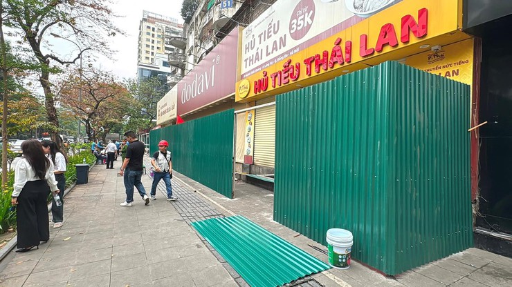 PHƯỜNG LÁNG: CHUẨN BỊ MẶT BẰNG CHO DỰ ÁN CẢI TẠO CHUNG CƯ 51 HUỲNH THÚC KHÁNG- Ảnh 2.