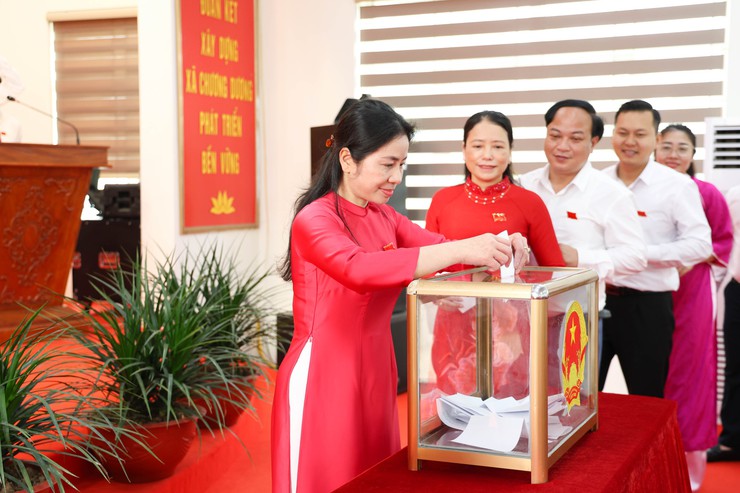 XÃ CHƯƠNG DƯƠNG: KIỆN TOÀN BỘ MÁY NHÂN SỰ NHIỆM KỲ 2026 -2031- Ảnh 4.