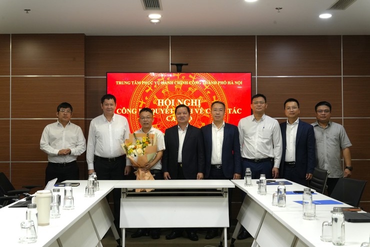 Công bố quyết định bổ nhiệm cán bộ tại Trung tâm Phục vụ hành chính công thành phố Hà Nội- Ảnh 3.