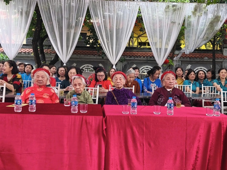 Lễ hội truyền thống làng Hạ Yên Quyết: Hân hoan trước giờ Khai mạc lễ hội ngày 30/3 (tức 12 tháng 2 Bính Ngọ)- Ảnh 7.