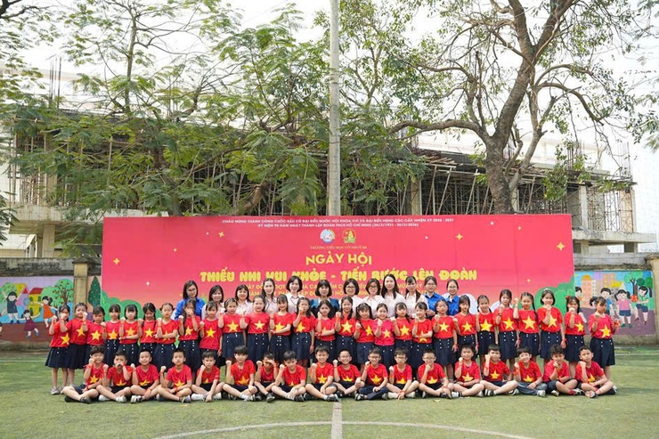 Rực rỡ Ngày hội “Thiếu nhi vui khỏe – Tiến bước lên Đoàn” – Bản hòa ca sức trẻ của cô và trò trường Tiểu học Cổ Nhuế 2B- Ảnh 17.