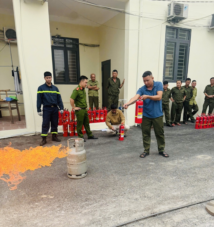 Hội nghị tập huấn kiến thức, kỹ năng phòng cháy, chữa cháy và cứu nạn, cứu hộ tại xã Phúc Lộc- Ảnh 4.