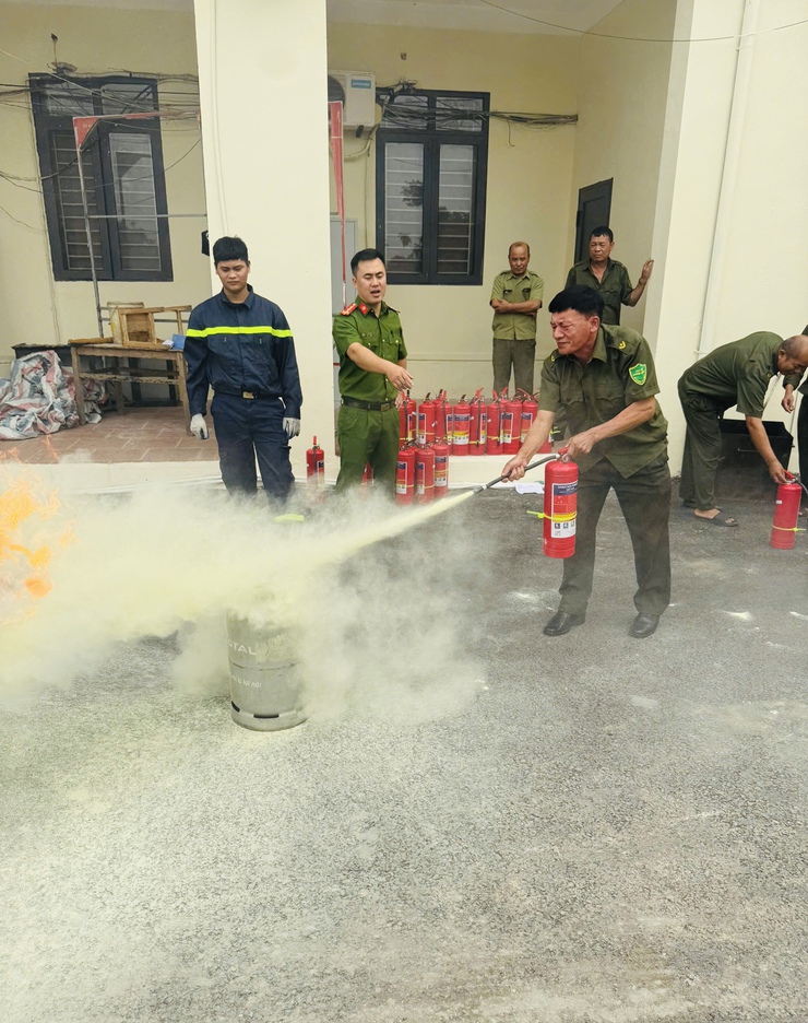 Hội nghị tập huấn kiến thức, kỹ năng phòng cháy, chữa cháy và cứu nạn, cứu hộ tại xã Phúc Lộc- Ảnh 1.