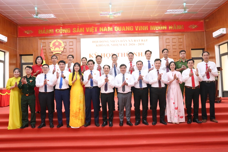 Kỳ họp thứ nhất HĐND xã Bất Bạt khóa II, nhiệm kỳ 2026-2031 thành công tốt đẹp- Ảnh 4.