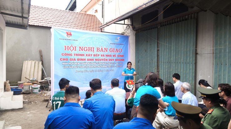 Đoàn Thanh niên phối hợp cùng Hội Liên hiệp Phụ nữ (LHPN) xã Dương Hòa tổ chức Lễ bàn giao công trình thanh niên- Ảnh 1.