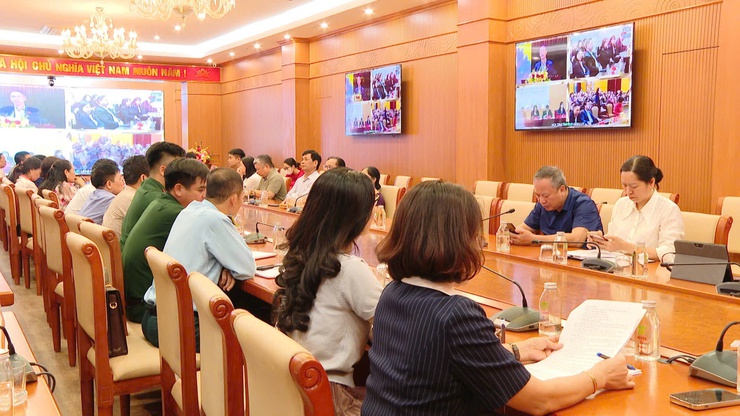 XÃ THANH TRÌ THAM DỰ HỘI NGHỊ TRỰC TUYẾN TỔNG KẾT CÔNG TÁC BẦU CỬ- Ảnh 4.