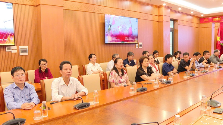 XÃ THANH TRÌ THAM DỰ HỘI NGHỊ TRỰC TUYẾN TỔNG KẾT CÔNG TÁC BẦU CỬ- Ảnh 3.