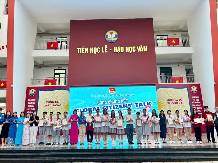 SÔI NỔI, HẤP DẪN VÒNG CHUNG KẾT CUỘC THI TIẾNG ANH “GLOBAL CITIZENS’ TALK” LẦN THỨ I NĂM 2026 THÀNH CÔNG RỰC RỠ- Ảnh 14.