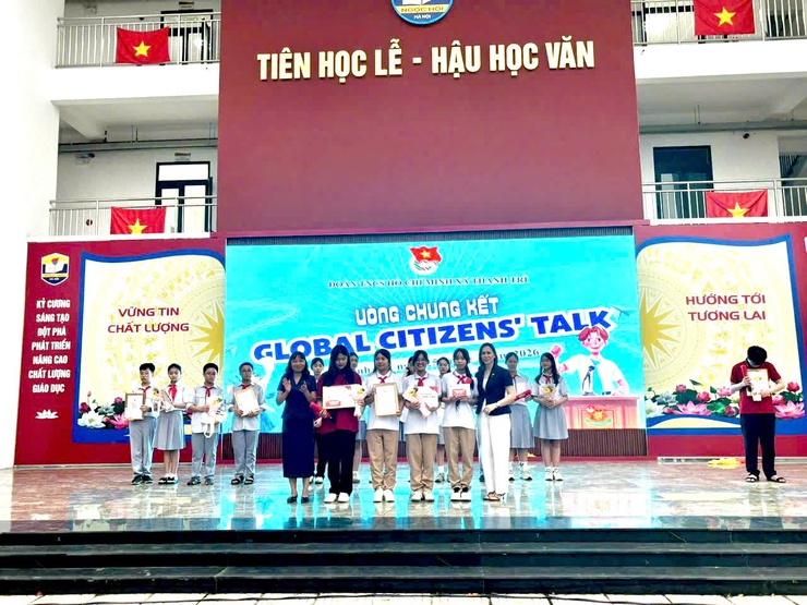 SÔI NỔI, HẤP DẪN VÒNG CHUNG KẾT CUỘC THI TIẾNG ANH “GLOBAL CITIZENS’ TALK” LẦN THỨ I NĂM 2026 THÀNH CÔNG RỰC RỠ- Ảnh 13.