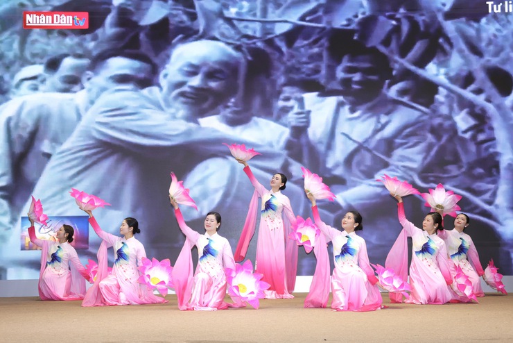 HỘI NGHỊ ĐẠI BIỂU NHÂN DÂN XÃ THƯ LÂM BÀN VIỆC XÂY DỰNG ĐỜI SỐNG VĂN HÓA Ở CƠ SỞ 
NĂM 2026
- Ảnh 2.