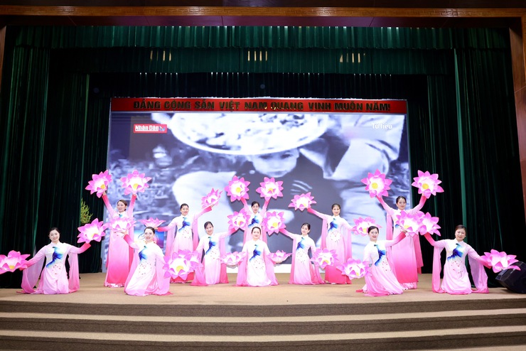 HỘI NGHỊ ĐẠI BIỂU NHÂN DÂN XÃ THƯ LÂM BÀN VIỆC XÂY DỰNG ĐỜI SỐNG VĂN HÓA Ở CƠ SỞ 
NĂM 2026
- Ảnh 3.