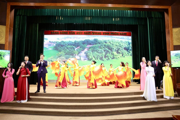 HỘI NGHỊ ĐẠI BIỂU NHÂN DÂN XÃ THƯ LÂM BÀN VIỆC XÂY DỰNG ĐỜI SỐNG VĂN HÓA Ở CƠ SỞ 
NĂM 2026
- Ảnh 4.