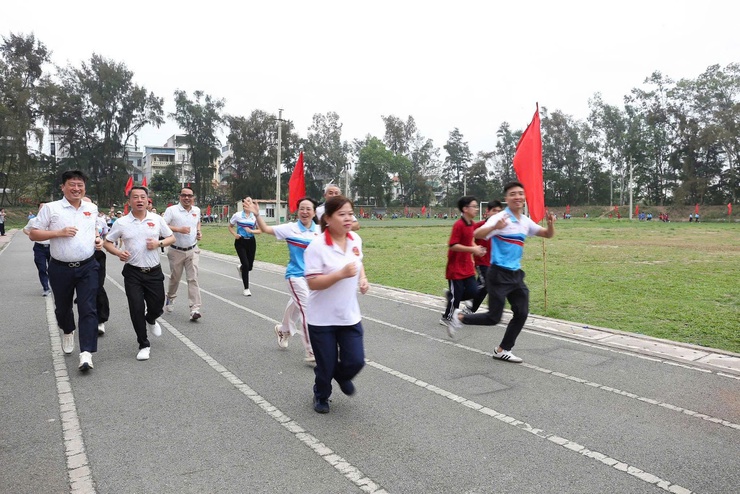 SÓC SƠN TỔ CHỨC NGÀY CHẠY OLYMPIC VÌ SỨC KHOẺ TOÀN DÂN NĂM 2026 VÀ PHÁT ĐỘNG GIẢI CHẠY BÁO HÀ NỘI MỚI MỞ RỘNG LẦN THỨ 51, CHÀO MỪNG 80 NĂM NGÀY TRUYỀN THỐNG THỂ DỤC THỂ THAO VIỆT NAM- Ảnh 6.