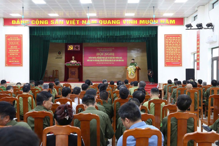CÔNG AN XÃ SÓC SƠN TỔ CHỨC TẬP HUẤN KIẾN THỨC PCCC CHO LỰC LƯỢNG THAM GIA BẢO VỆ ANTT Ở CƠ SỞ- Ảnh 1.