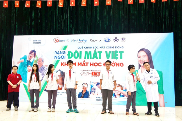 Phường Phú Thượng tổ chức chương trình “Khám mắt học đường 2026” hưởng ứng ngày sức khỏe toàn dân (07/4) – chủ động phòng bệnh, chăm sóc sức khỏe học sinh toàn diện- Ảnh 7.