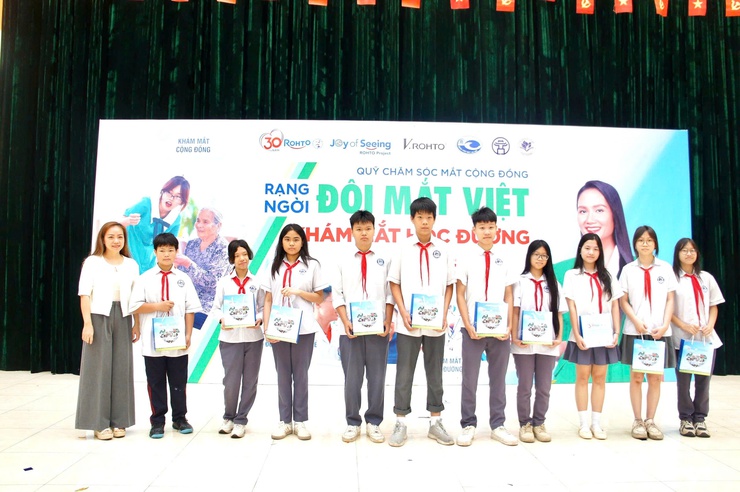 Phường Phú Thượng tổ chức chương trình “Khám mắt học đường 2026” hưởng ứng ngày sức khỏe toàn dân (07/4) – chủ động phòng bệnh, chăm sóc sức khỏe học sinh toàn diện- Ảnh 9.