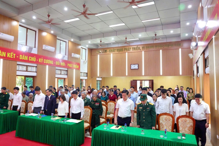 XÃ THƯ LÂM TỔ CHỨC LỄ CÔNG BỐ QUYẾT ĐỊNH VÀ TRAO BẰNG “TỔ QUỐC GHI CÔNG” ĐỐI VỚI LIỆT SĨ ĐÀO QUANG SÂM- Ảnh 1.