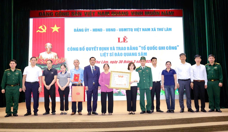 XÃ THƯ LÂM TỔ CHỨC LỄ CÔNG BỐ QUYẾT ĐỊNH VÀ TRAO BẰNG “TỔ QUỐC GHI CÔNG” ĐỐI VỚI LIỆT SĨ ĐÀO QUANG SÂM- Ảnh 8.