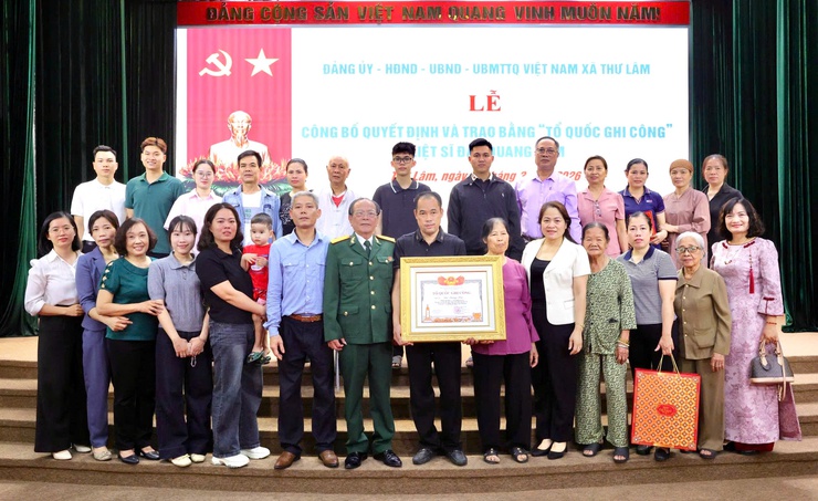 XÃ THƯ LÂM TỔ CHỨC LỄ CÔNG BỐ QUYẾT ĐỊNH VÀ TRAO BẰNG “TỔ QUỐC GHI CÔNG” ĐỐI VỚI LIỆT SĨ ĐÀO QUANG SÂM- Ảnh 13.