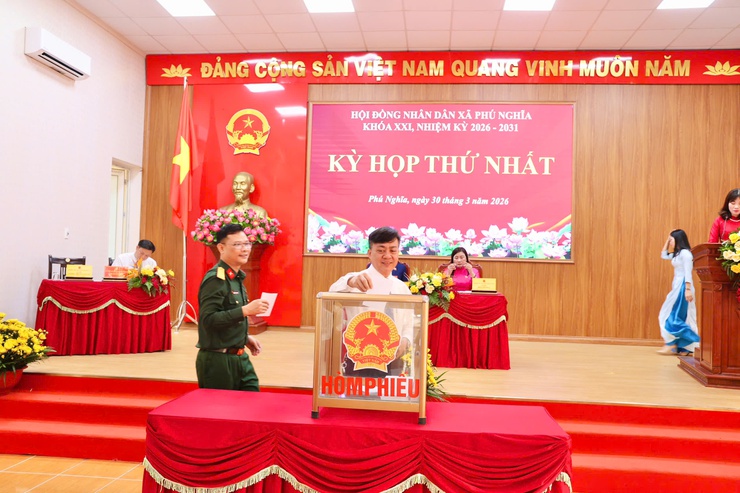 Phú Nghĩa tổ chức thành công Kỳ họp thứ nhất Hội đồng nhân dân xã khóa XXI, nhiệm kỳ 2026-2031- Ảnh 7.