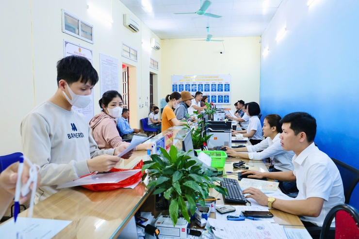 Phú Nghĩa đẩy mạnh cải cách hành chính, nâng cao chất lượng phục vụ nhân dân
- Ảnh 2.