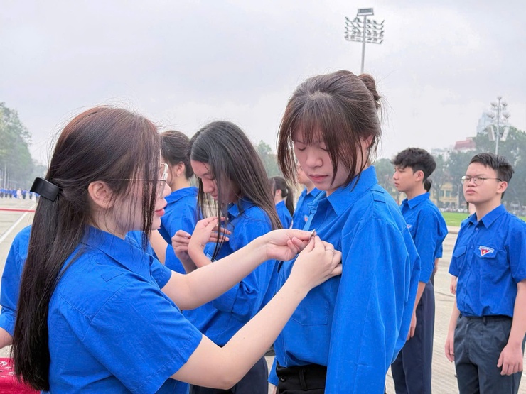 Đoàn cơ sở tổ chức Lễ kết nạp đoàn viên mới đợt 1 năm 2026 chào mừng kỷ niệm 95 năm ngày thành lập Đoàn TNCS Hồ Chí Minh - Ảnh 4.