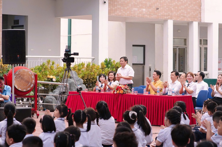 VĂN HỌC SÂN KHẤU HÓA – CÁCH TIẾP CẬN MỚI GIÚP HỌC SINH "CẢM" VÀ TRƯỞNG THÀNH- Ảnh 1.