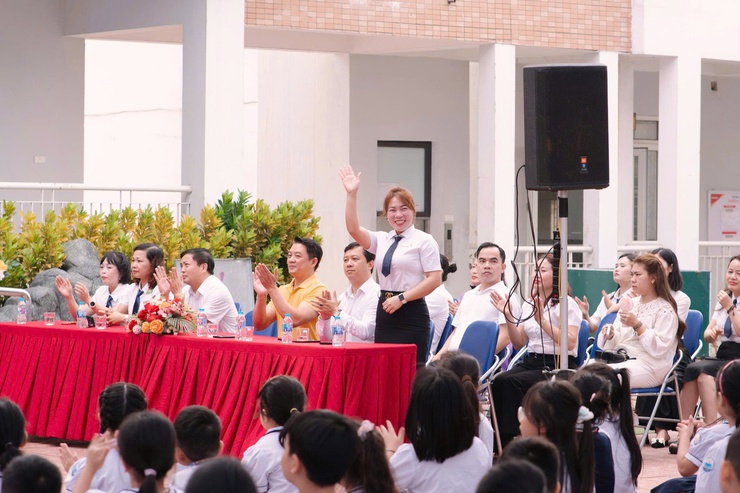 VĂN HỌC SÂN KHẤU HÓA – CÁCH TIẾP CẬN MỚI GIÚP HỌC SINH "CẢM" VÀ TRƯỞNG THÀNH- Ảnh 3.