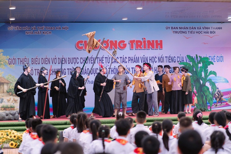 VĂN HỌC SÂN KHẤU HÓA – CÁCH TIẾP CẬN MỚI GIÚP HỌC SINH "CẢM" VÀ TRƯỞNG THÀNH- Ảnh 5.