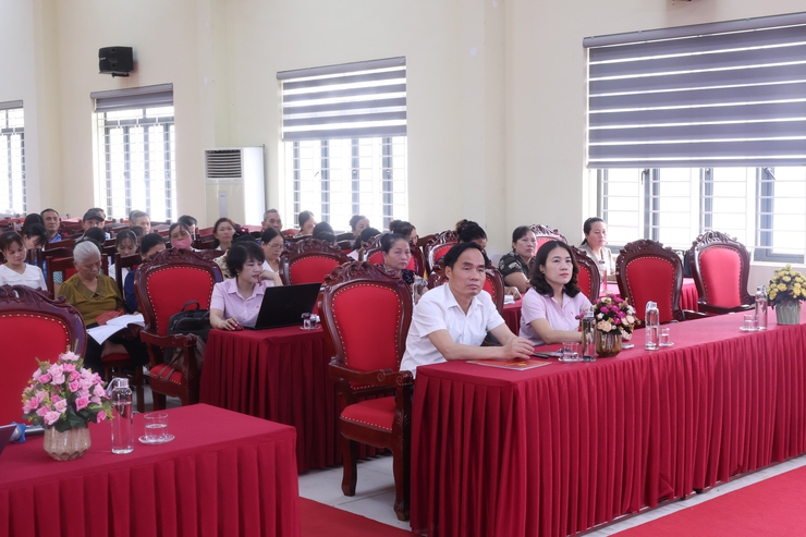 Hòa Phú: Tổ chức hội nghị tập huấn nghiệp vụ vay vốn tín dụng chính sách năm 2026- Ảnh 1.