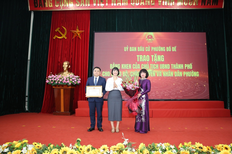 PHƯỜNG BỒ ĐỀ TỔNG KẾT CÔNG TÁC BẦU CỬ, VINH DỰ NHẬN BẰNG KHEN CỦA CHỦ TỊCH UBND THÀNH PHỐ
- Ảnh 4.