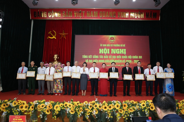 PHƯỜNG BỒ ĐỀ TỔNG KẾT CÔNG TÁC BẦU CỬ, VINH DỰ NHẬN BẰNG KHEN CỦA CHỦ TỊCH UBND THÀNH PHỐ
- Ảnh 5.