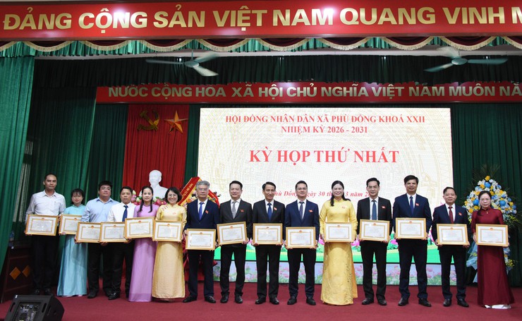 Kỳ họp thứ nhất HĐND xã Phù Đổng khóa XXII, nhiệm kỳ 2026 – 2031 thành công tốt đẹp- Ảnh 4.