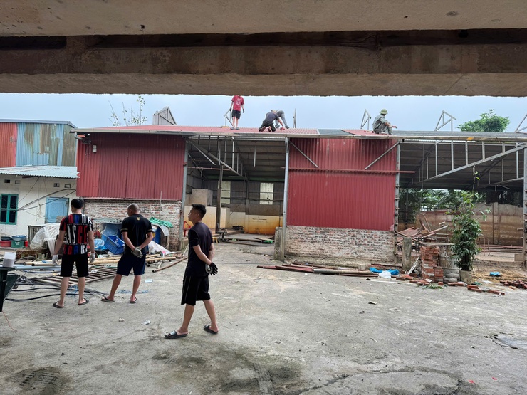 Xã Vĩnh Thanh: Phát huy vai trò lãnh đạo, 24/24 hộ đồng thuận tháo dỡ vi phạm tại khu phía Tây cầu Thăng Long- Ảnh 3.