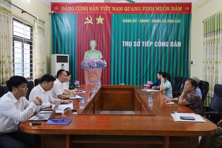 Chủ tịch UBND xã Phú Cát tiếp dân định kỳ tháng 3- Ảnh 1.