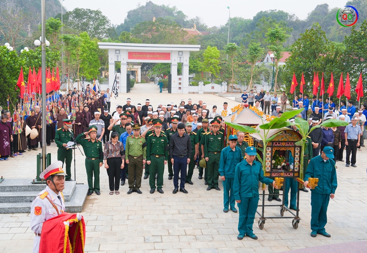 UBND xã Quốc Oai long trọng tổ chức Lễ truy điệu và an táng hài cốt Liệt sĩ Nguyễn Duy Lập- Ảnh 12.