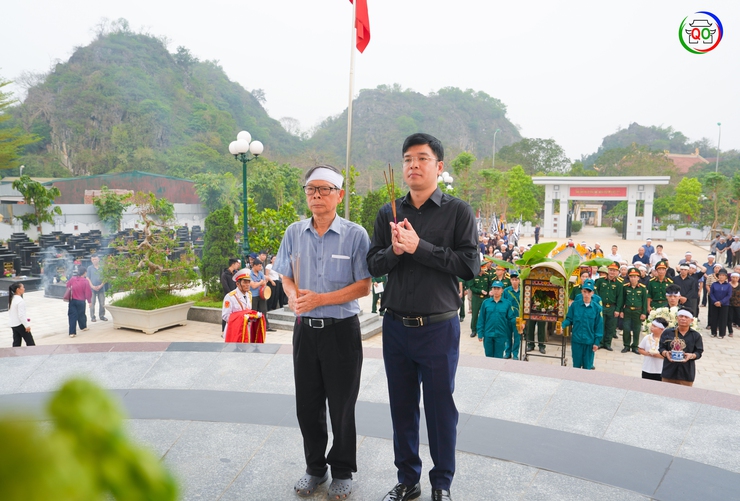 UBND xã Quốc Oai long trọng tổ chức Lễ truy điệu và an táng hài cốt Liệt sĩ Nguyễn Duy Lập- Ảnh 8.