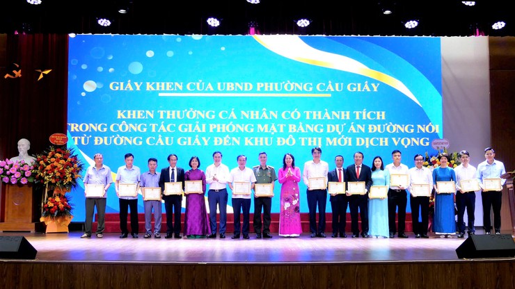 PHƯỜNG CẦU GIẤY: TỔNG KẾT CÔNG TÁC BẦU CỬ ĐẠI BIỂU QUỐC HỘI KHÓA XVI VÀ ĐẠI BIỂU HĐND CÁC CẤP NHIỆM KỲ 2026-2031; SƠ KẾT CÔNG TÁC GIẢI PHÓNG MẶT BẰNG TRÊN ĐỊA BÀN PHƯỜNG- Ảnh 7.