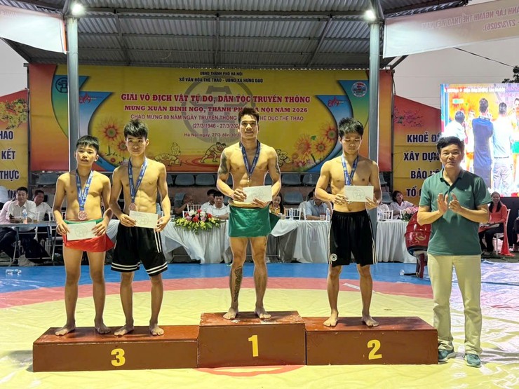 Xã Dương Hoà đạt giải Nhì toàn đoàn tại Giải vô địch vật dân tộc, vật tự do truyền thống mừng xuân Bính Ngọ thành phố Hà Nội năm 2026 - Ảnh 2.