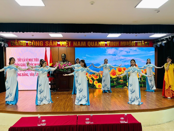 Hội nghị đại biểu Nhân dân phường Ba Đình: Quyết tâm nâng cao chất lượng đời sống văn hóa- Ảnh 18.