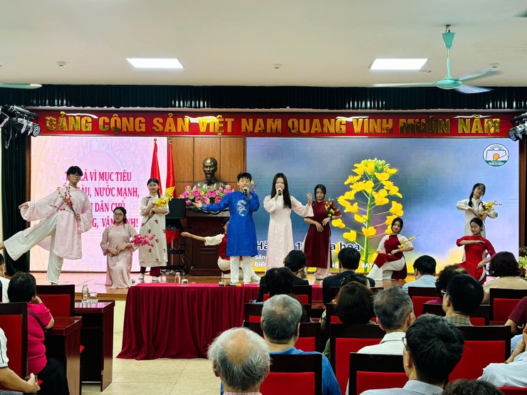 Hội nghị đại biểu Nhân dân phường Ba Đình: Quyết tâm nâng cao chất lượng đời sống văn hóa- Ảnh 13.