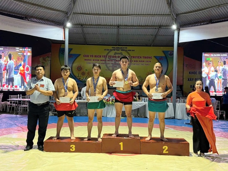 Xã Dương Hoà đạt giải Nhì toàn đoàn tại Giải vô địch vật dân tộc, vật tự do truyền thống mừng xuân Bính Ngọ thành phố Hà Nội năm 2026 - Ảnh 3.